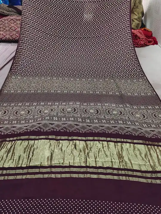Modal 
Leriya/patola
Tc pallu saree uploaded by Bandhani handcrafted on 5/10/2023