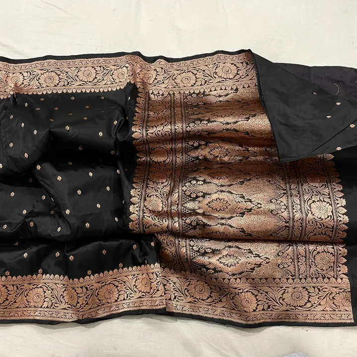 Pure Handloom kataan silk with Antique zari uploaded by Ayesha Fabrics on 5/10/2023