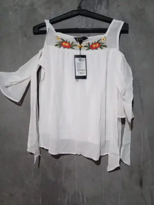 Quantity 2100 size S m L XL  uploaded by Wholesale garments on 5/10/2023