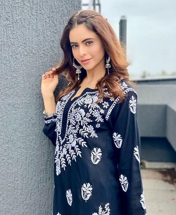 Beautiful Embroidered Work Suit! uploaded by Pretty Outfits on 3/9/2021
