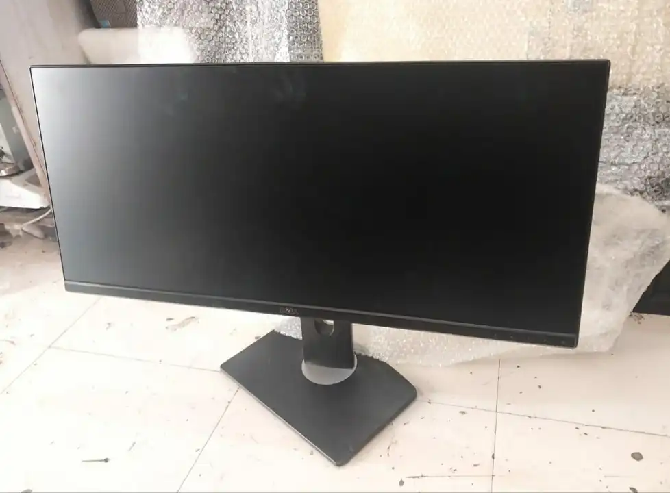 Used 29" Refurbished Dell Wide LED monitor.  uploaded by Global Telecom on 5/11/2023