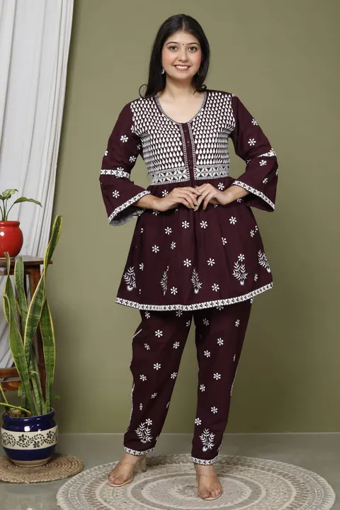 *Super Hit Design*
💃 *Pure cotton 60-60 fabric 2 pcs Co-ord set with computer embroidery*💃💃
⭐Size uploaded by Srhi Goga Ji Maharaj hand black print on 5/11/2023
