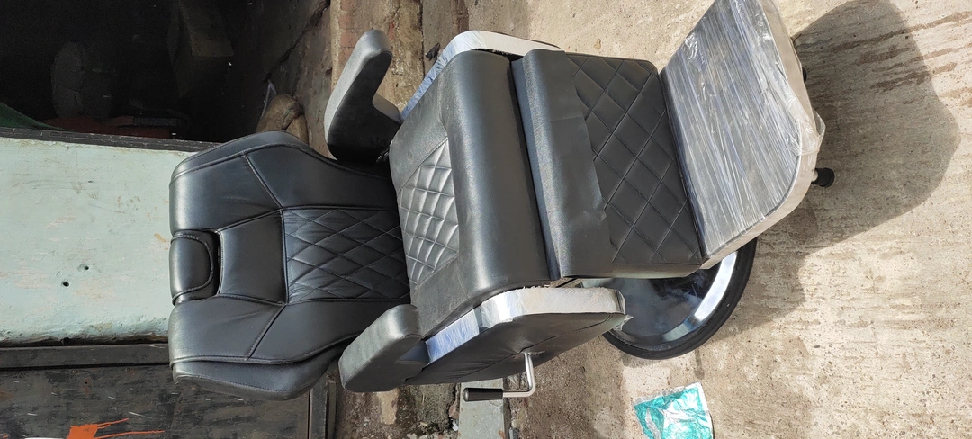 Maharaja Classic Salon Chair  uploaded by Royal Premier Industries on 5/12/2023