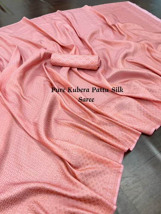 Sarees uploaded by Villa outfit on 5/12/2023