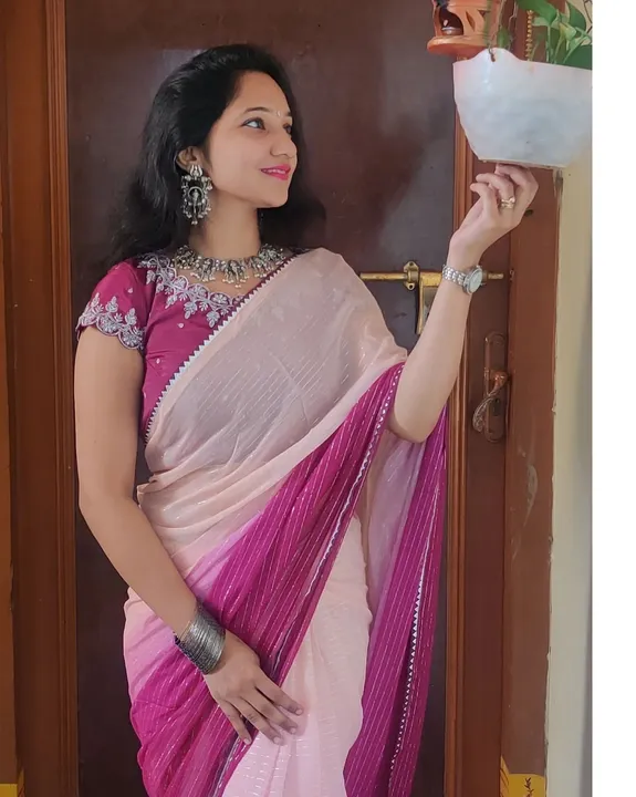 Butiful sarees  uploaded by Villa outfit on 5/12/2023