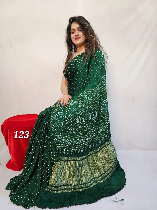 Seme gajii silk lagadi pata bandhani saree  uploaded by शिवम हैंडीक्राफ्ट on 5/12/2023