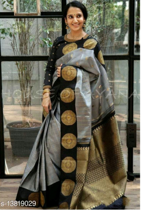 Banarasi soft lichi silk saree uploaded by DHANLAXMI Fashion on 5/13/2023