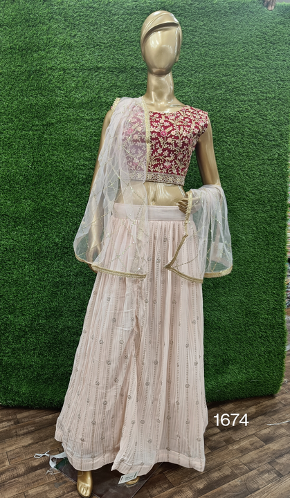 Crop top skirt uploaded by Bhagwati Trendz on 5/13/2023