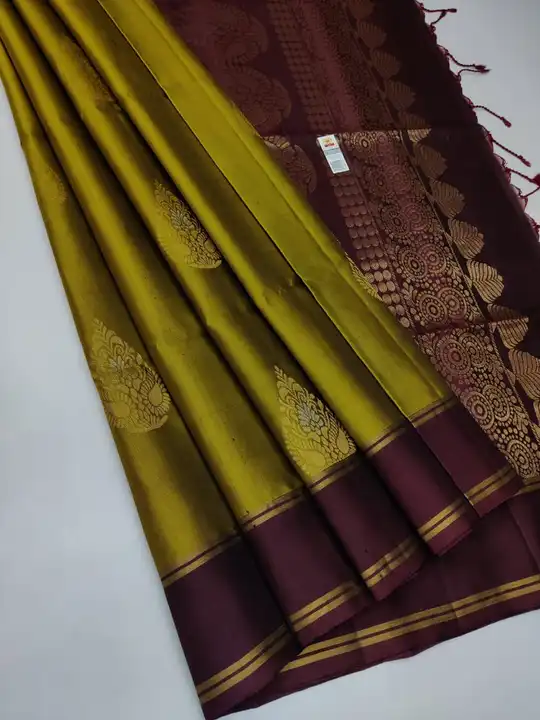 Handloom made soft silk saree uploaded by Ruthran silks on 6/1/2024
