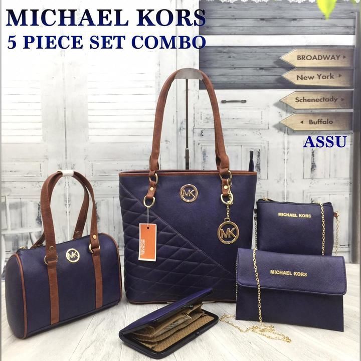 *MICHAEL KORS *(1st Copy)
5 pc combo
With mk key chain 
Awesome quality 
Size 10/12 uploaded by Rakesh Textiles on 3/10/2021