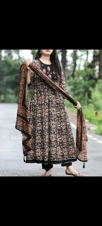 Anarkali kurta set  uploaded by Haseen garments on 5/16/2023