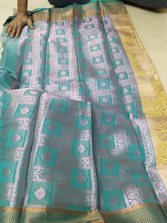 Pink zari saree uploaded by business on 5/16/2023