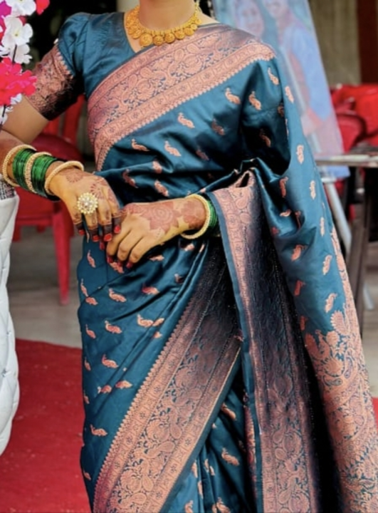 Post image I want 1-10 pieces of Saree at a total order value of 500. Please send me price if you have this available.