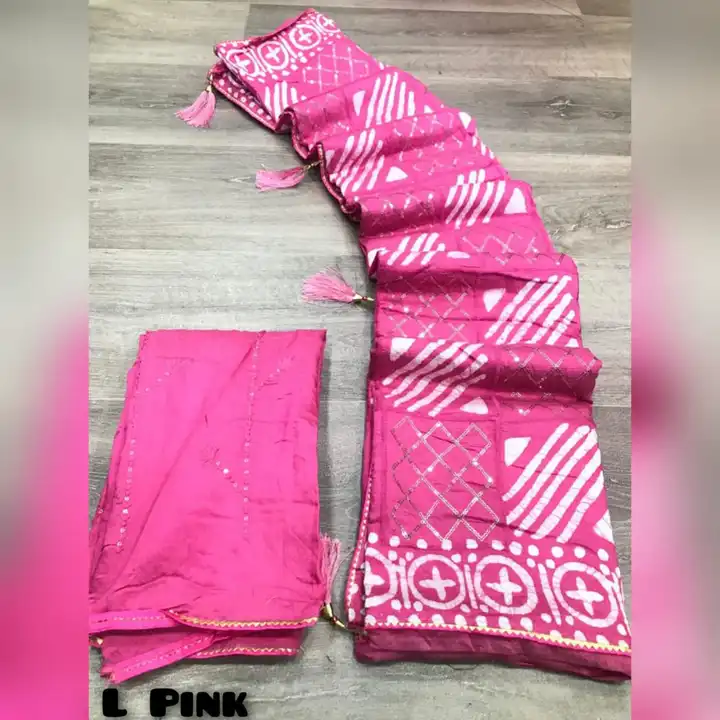 Batik print saree heavy material uploaded by G V CREATION on 5/17/2023