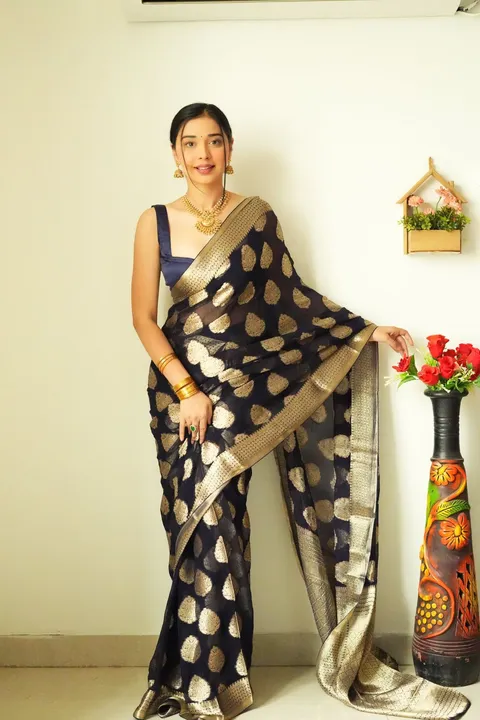 Sarees  uploaded by Villa outfit on 5/17/2023