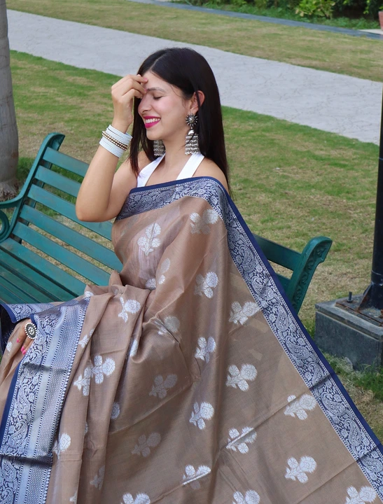 Original linen saree uploaded by VARDHAK COLLECTION  on 5/17/2023