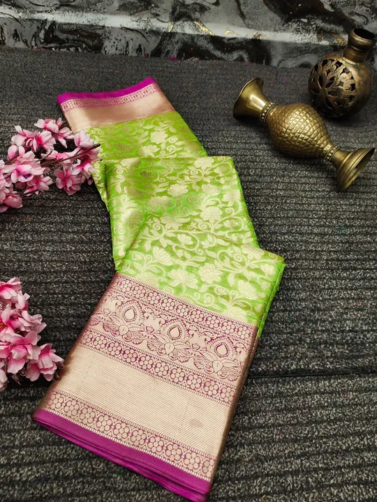*Fabrics    : Soft Organic Banarasi Silk saree With Beautiful Gold Zari Weaving With Rich Pallu  uploaded by Miss Lifestyle on 5/17/2023