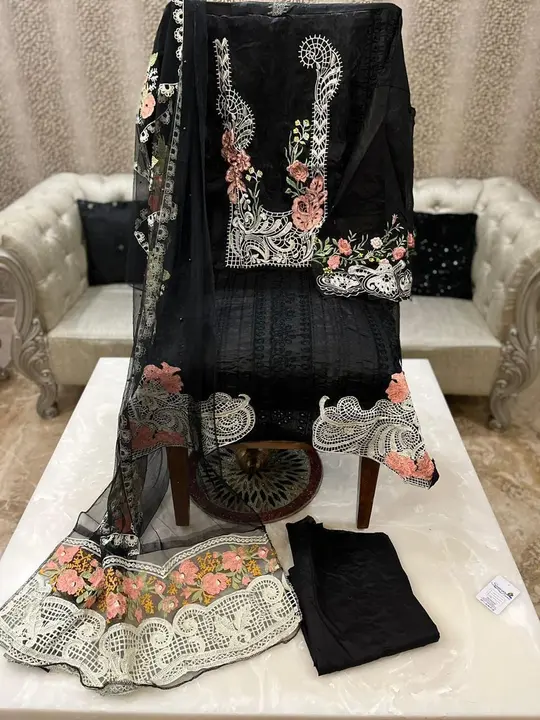 Product uploaded by Heena fashion house on 5/18/2023