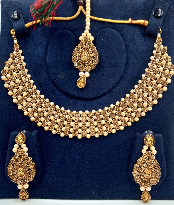Necklace with earrings and mangtika  uploaded by SamayRaj Jewels on 5/18/2023
