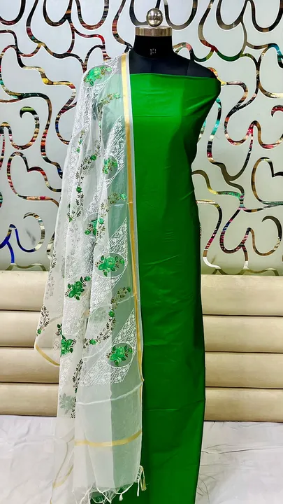 Banarasi suit  uploaded by Z i silk fabrics on 5/18/2023