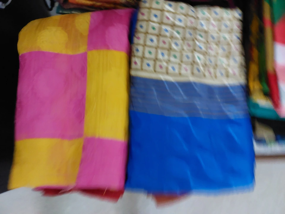 Post image I want 50+ pieces of Sarees with blouse  at a total order value of 5000. I am looking for I need best quality saree with blouse . Please send me price if you have this available.