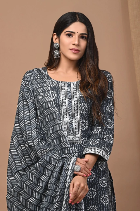 Cotton kurti set  uploaded by Indiana Creations  on 5/19/2023