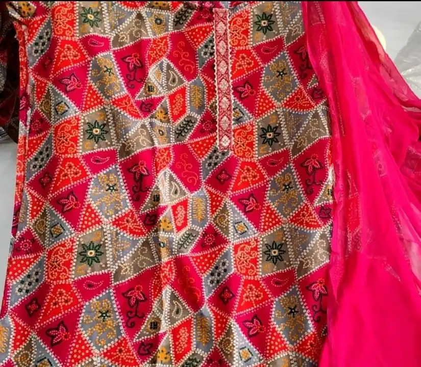 #Radhe Radhe or 🌹#Simran ब्रांड के 🎉#कॉटनस्लब में 👌मस्त सूट 🎉#सिर्फ 500rs में कॉटन दुपट्टे के सा uploaded by Deep boutique collection gohana on 5/20/2023