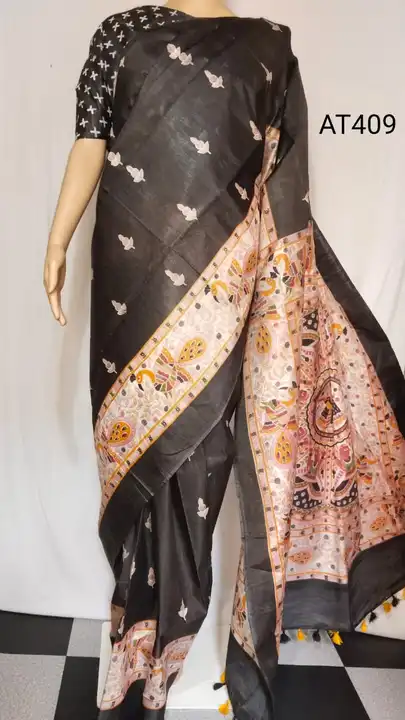 Katan Salab silk saree with screen print.

Madhubani print.

6.5m.

Contrast blouse  uploaded by IndianTrends on 5/20/2023