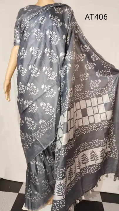 Katan Salab silk saree with screen print.

Madhubani print.

6.5m.

Contrast blouse  uploaded by IndianTrends on 5/20/2023
