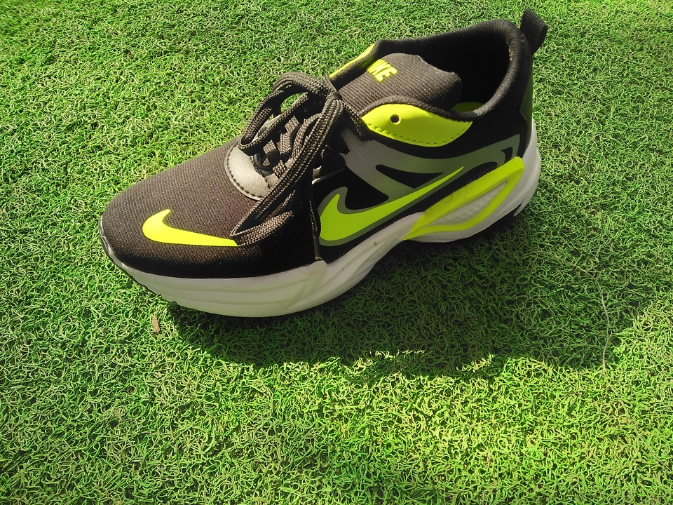 Sports shoes  uploaded by business on 5/21/2023