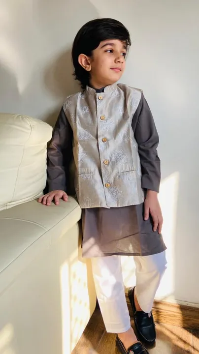 *S*

*READY TO SHIP*

💐💐💐💐💐💐💐💐💐
Premium High Quality solid cotton kurta pajama with printed uploaded by @LLIN1 on 5/21/2023