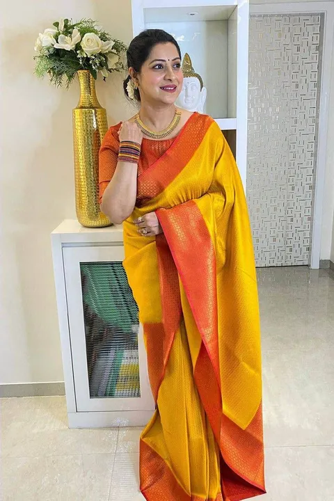 Banarasii sarees  uploaded by Villa outfit on 5/22/2023