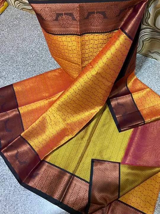 Kora Muslin saree 💯 good quality  uploaded by Falak fabrics on 5/22/2023