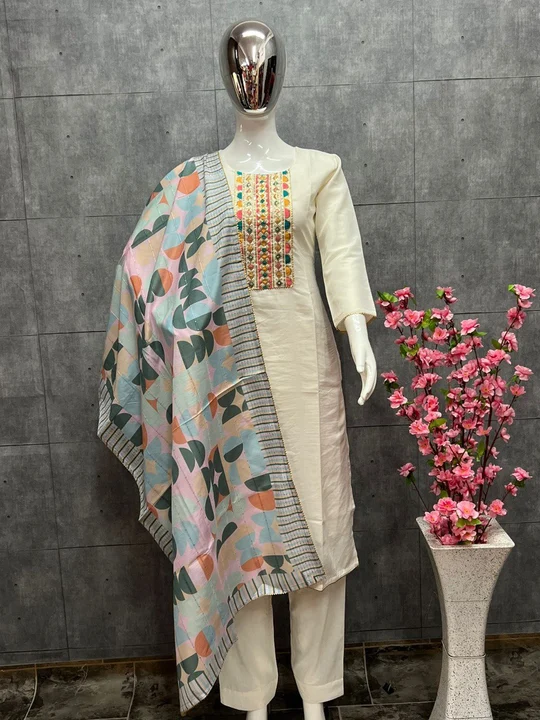 Kurti uploaded by Sunny Collection on 5/22/2023