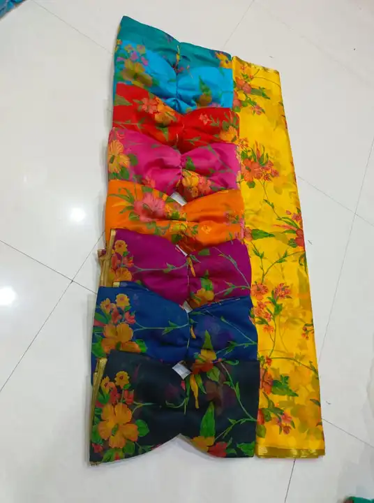 Heavy chiffon saree  uploaded by Shv Sh Handloom on 5/22/2023