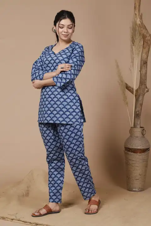 New Design

 *Indigo Print Taj Cotton 60*60 Night Suits*

*One Side Pocket Pent*

SIZE M TO XXL 

60 uploaded by Saiba hand block on 5/22/2023