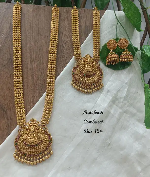 Fancy jewellery uploaded by ARHAM CLOTHING TRUE STONE JENS on 6/1/2024