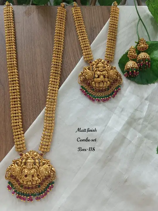 Fancy jewellery uploaded by ARHAM CLOTHING TRUE STONE JENS on 5/25/2023