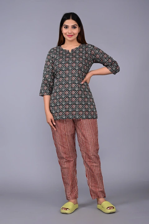 Cotton printed night suit 
Size: M,L,XL,XXL
Top length: 26inch
Fabric: Cotton
Pant length: 38inch
 uploaded by Ganpati handicrafts  on 5/25/2023