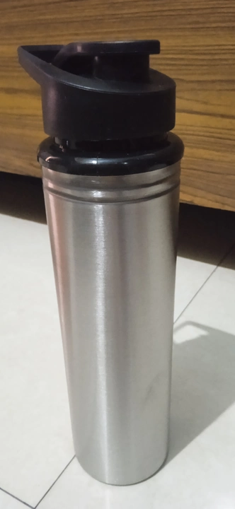 Post image I want 50+ pieces of Water bottle steel and plastic at a total order value of 10000. I am looking for Aise bottle  chayi km rate pr . Please send me price if you have this available.