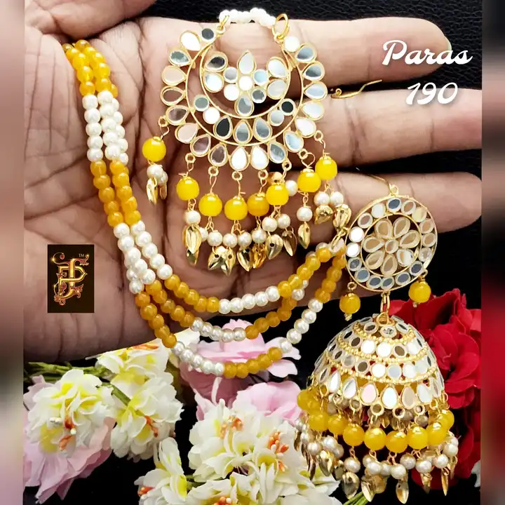 Kundan tika earrings set  uploaded by Sb designs on 5/26/2023