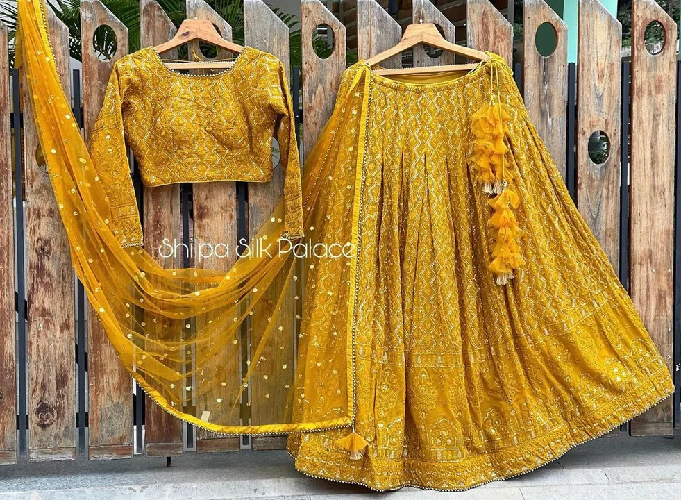 *MF-(163)* *💃Lehenga choli💃*

5 available Colour Embroidered Attractive Party Wear Silk Lehenga ch uploaded by A2z collection on 5/26/2023