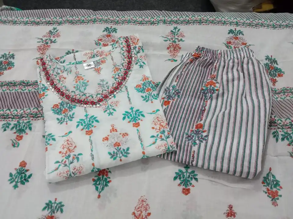 Post image 🎻🎻🎻🎻🎻🎻🎻🎻🎻

Featuring sophisticated yet elegant Cotton suit set. 
Which is decorated with beautiful embroidery and prints. It is very effortless
And chic design.

Fabric÷ pure cotton 60, 60
Available size= M,L,XL,XXL, XXXL