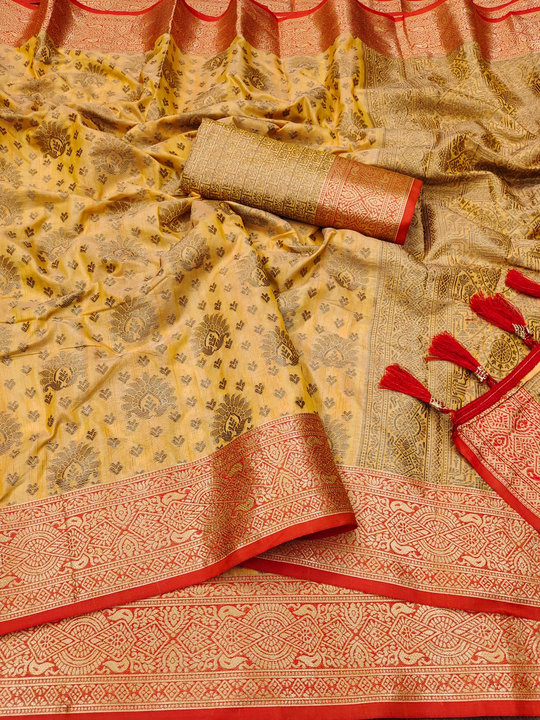 Silk saree with rich zari wooven pallu zari weaving uploaded by Suyukti fab on 5/26/2023