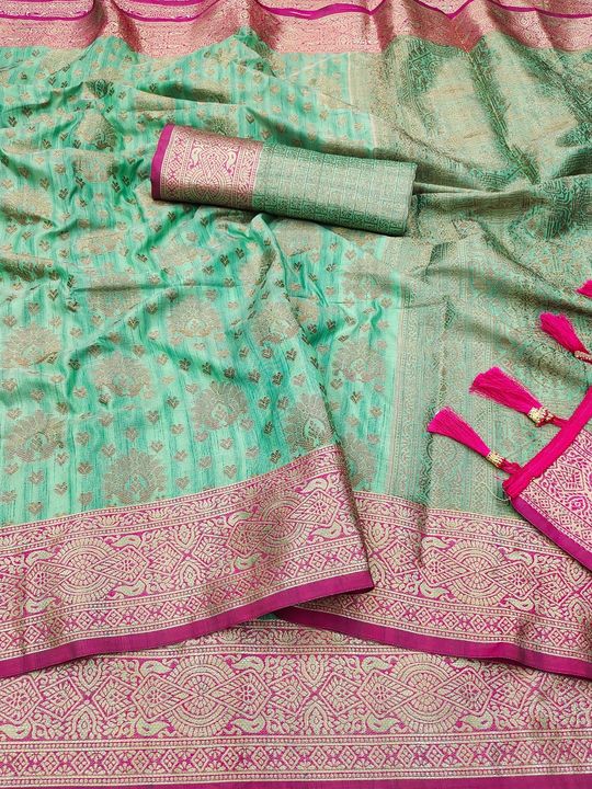 Silk saree with rich zari wooven pallu zari weaving uploaded by Suyukti fab on 5/26/2023