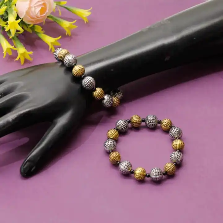 Dualtone beads bracelet  uploaded by Sb designs on 5/26/2023
