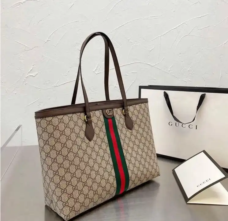 Gucci Boat Tote✨ uploaded by Mavenlicious Rebells on 5/27/2023