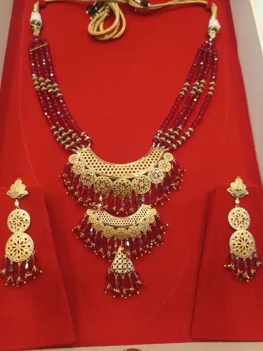 Chokar set halka se halka gold & silver dono me uplabdh hai  uploaded by Noor jewellers  on 5/27/2023