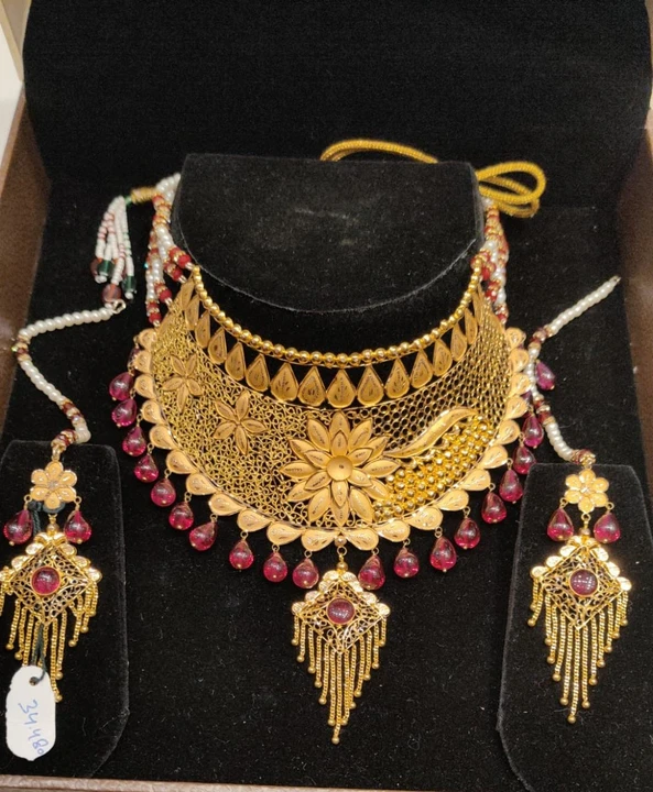 Chokar set halka se halka gold & silver dono me uplabdh hai  uploaded by Noor jewellers  on 5/27/2023