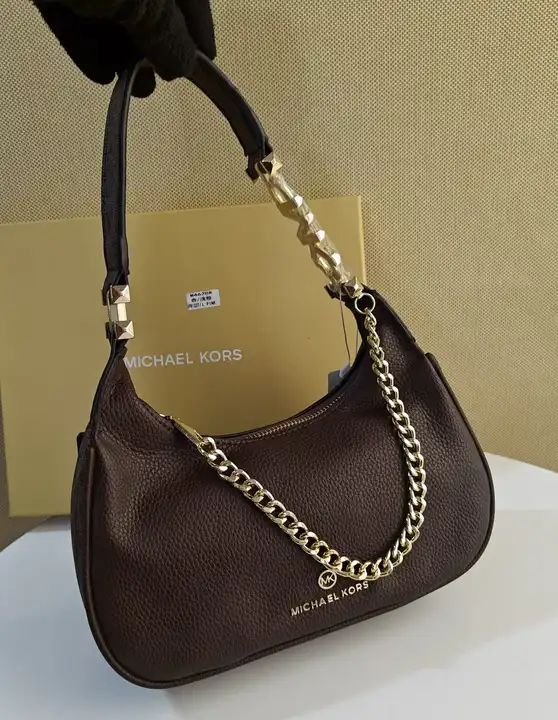 MICHAEL KORS PIPER✨ uploaded by Mavenlicious Rebells on 5/27/2023